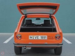 1:18 1973 BMW 2000 Touring E6