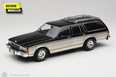 1:18 MCG 1985 Chevrolet Caprice Estate Wagon Silver/Black