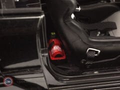 1:18 Kyosho 2002 Mercedes Benz CLK AMG DTM Coupe