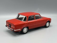 1:18 1974 Alfa Romeo Giulia Nuova Super