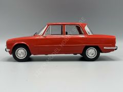 1:18 1974 Alfa Romeo Giulia Nuova Super