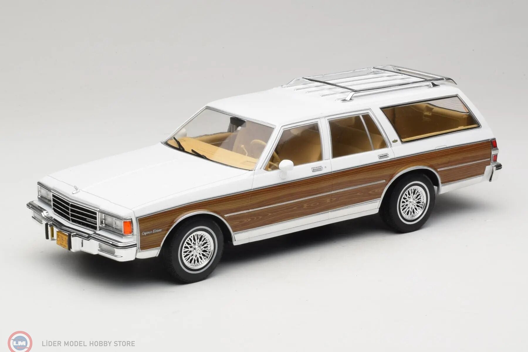 1:18 MCG 1985 Chevrolet Caprice Estate Wagon