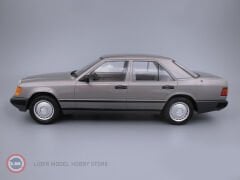 1:18 1984 Mercedes Benz 300D W124