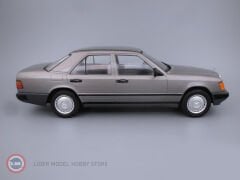 1:18 1984 Mercedes Benz 300D W124