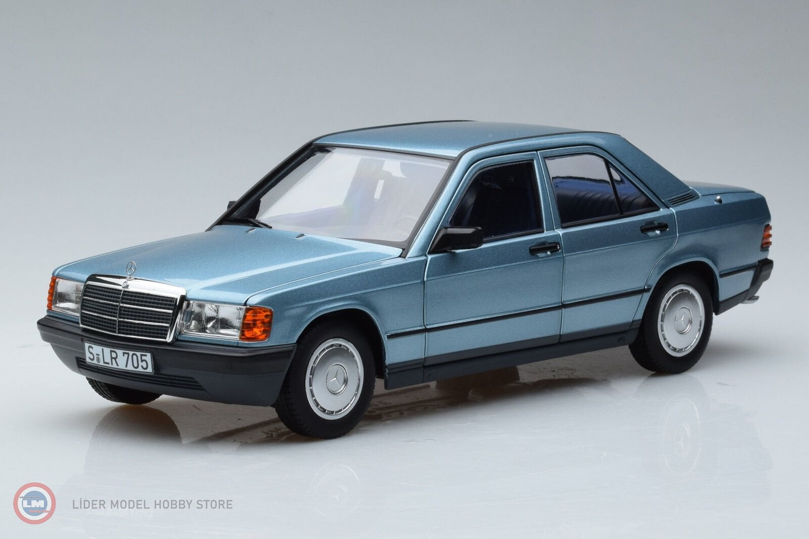 ヨ*シ様 Norev Mercedes-Benz E klasse coupe Norev - 1:18 Norev 1984 Mercedes Benz E Class 190 E W201 - 6.121