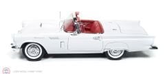 1:18 AutoWorld 1957 Ford Thunderbird