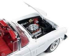 1:18 AutoWorld 1957 Ford Thunderbird