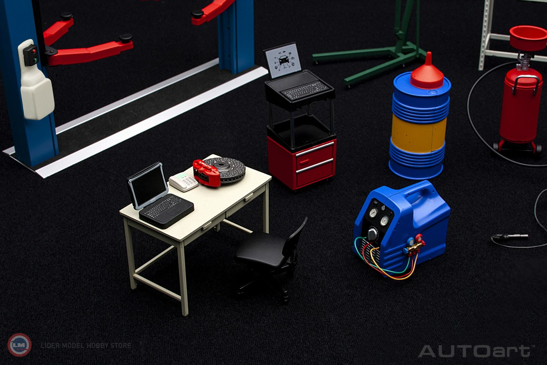 1:18 Autoart Tamir Lifti ve Garaj Kit Seti (Versiyon 2)