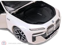 1:18 Minichamps 2024 BMW i7 M70 G70