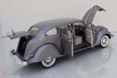 1:18 Signature Models, 1936 Chrysler Airflow
