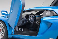 1:18 2017 Lamborghini Aventador S (Blu Nila)