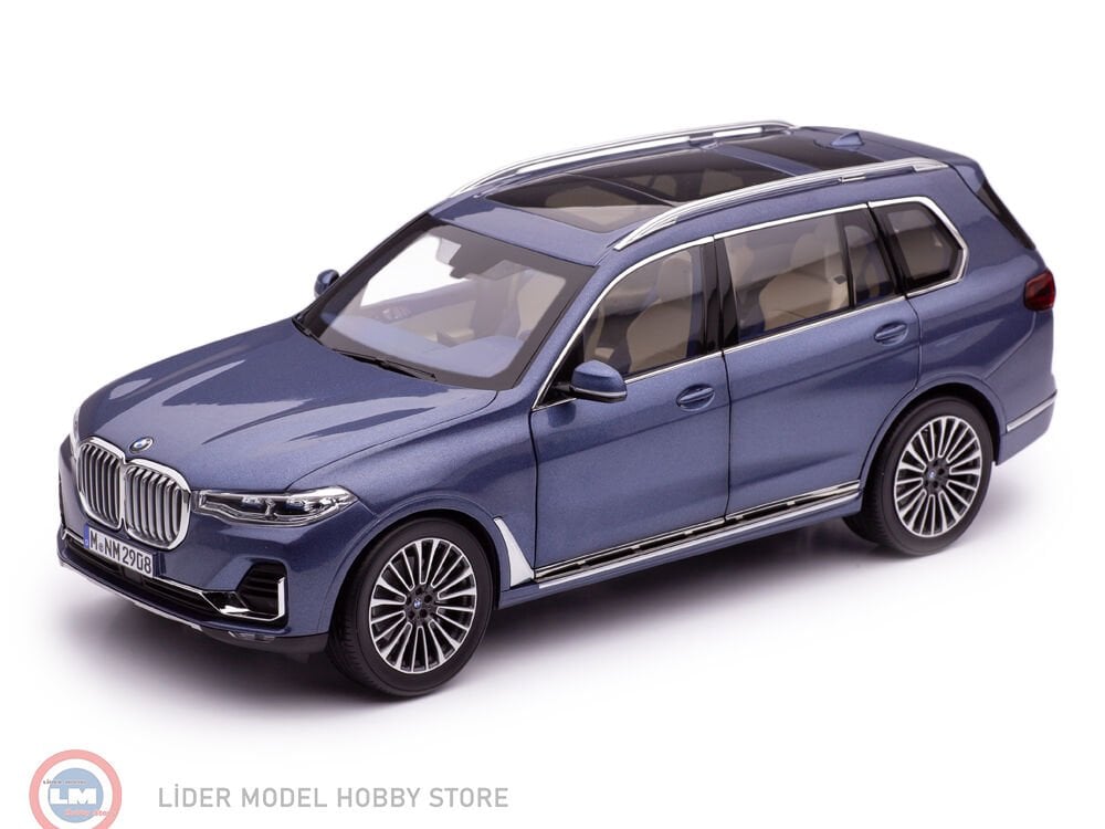 1:18 Kyosho 2022 BMW X7 G07