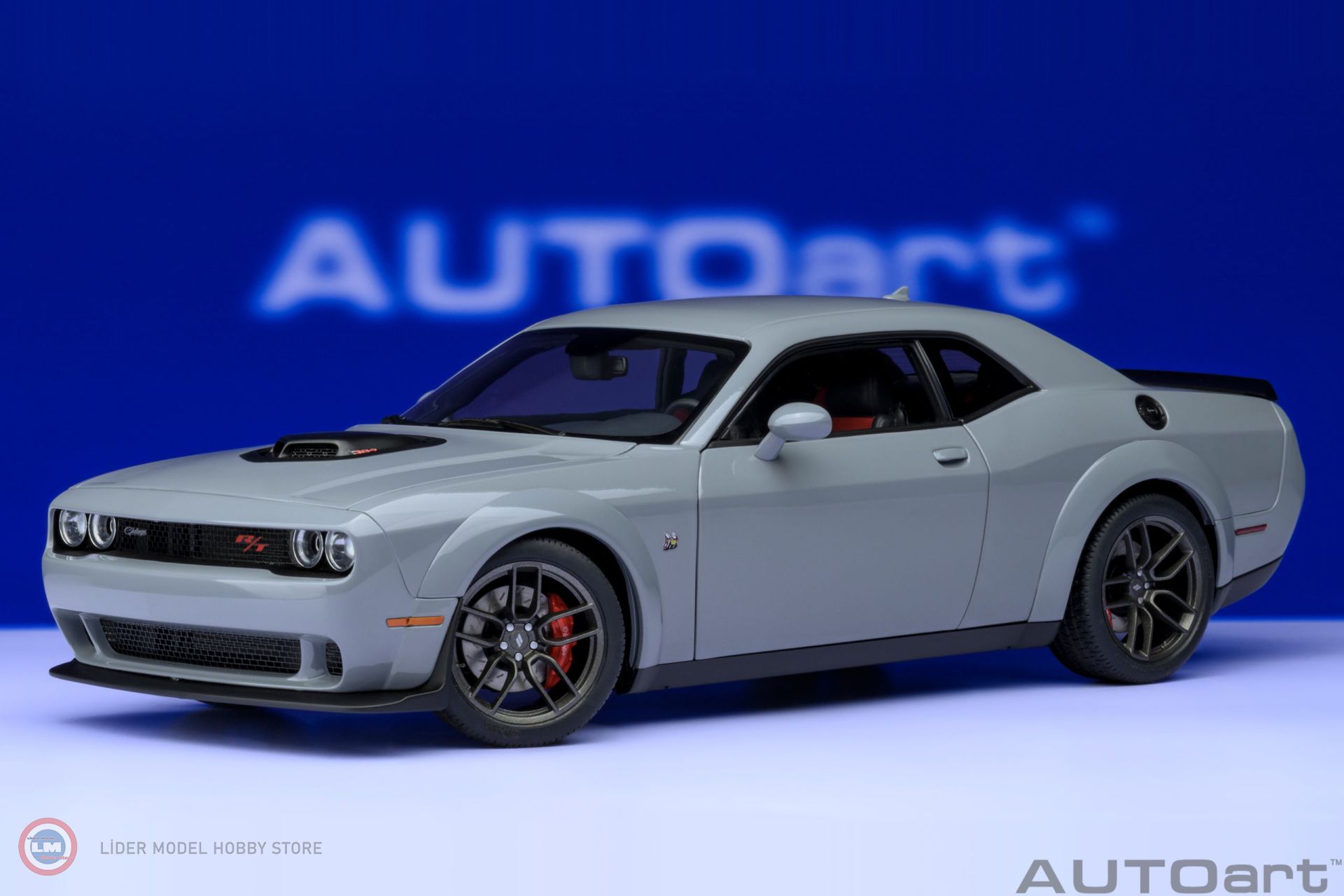 1:18 Autoart 2022 Dodge Challenger RT SCAT PACK SHAKER WIDEBODY
