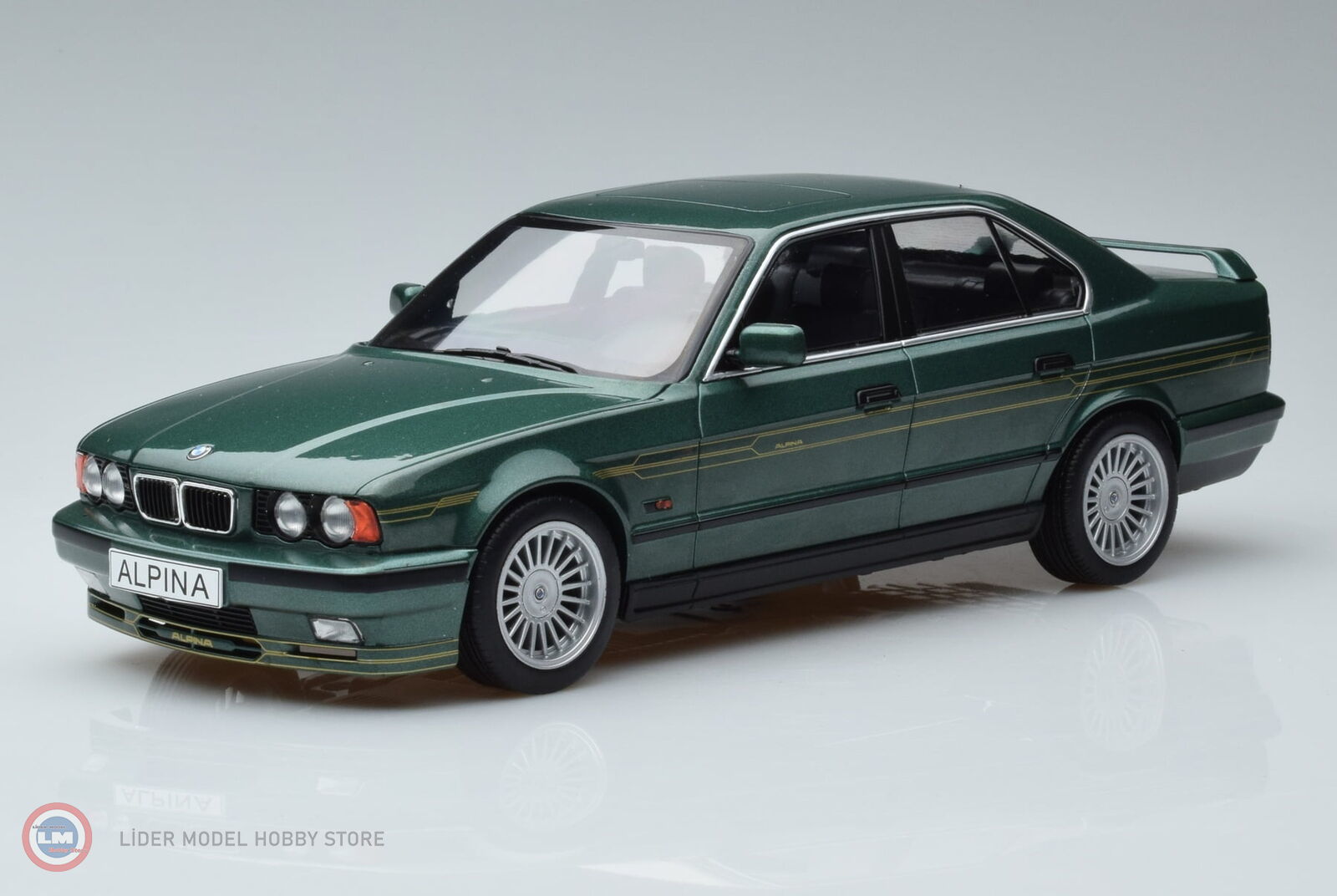 1:18 MCG 1994 BMW Alpina B10 4,6