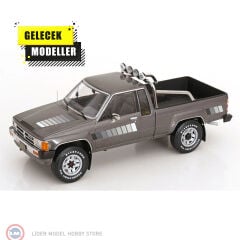 1:18 KK Scale 1985 Toyota Hilux Truck Xtra Cab 4x4