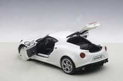 1:18 2013 Alfa Romeo 4C