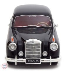 1:18 1956 Mercedes Benz 220S Limousine W180
