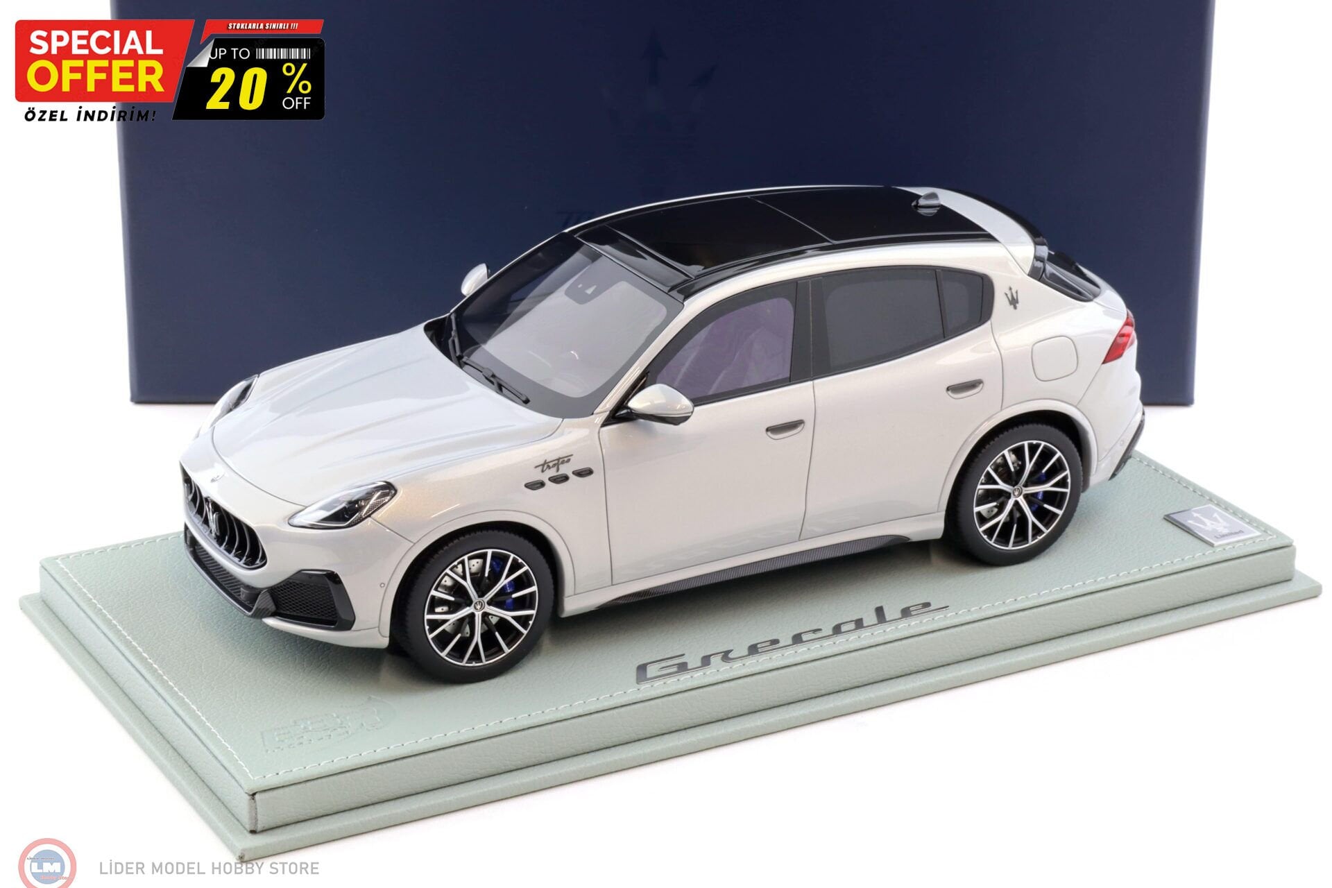 1:18 BBR 2022 Maserati Grecale Trofeo With Showcase ight grey 