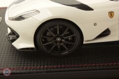 1:18 MR Collection 2022 Ferrari 812 Competizione #7 Bianco Italia / Blu Nart