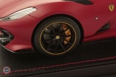 1:18 MR Collection 2022 Ferrari 812 Competizione Rosso F1 75 Mat