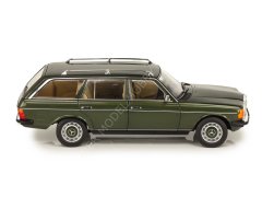 1:18 1982 Mercedes Benz 200 T-Modell S123 - W123