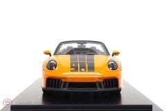 1:18 Spark 2025 PORSCHE 911 Spirit 70 Signal Orange