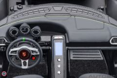 1:18 Autoart 2013 Porsche 918 Spyder WEISSACH PACKAGE (acid green)