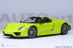1:18 Autoart 2013 Porsche 918 Spyder WEISSACH PACKAGE (acid green)