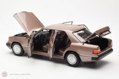 1:18 1989 Mercedes Benz E Class 230 E W124 - Rosewood