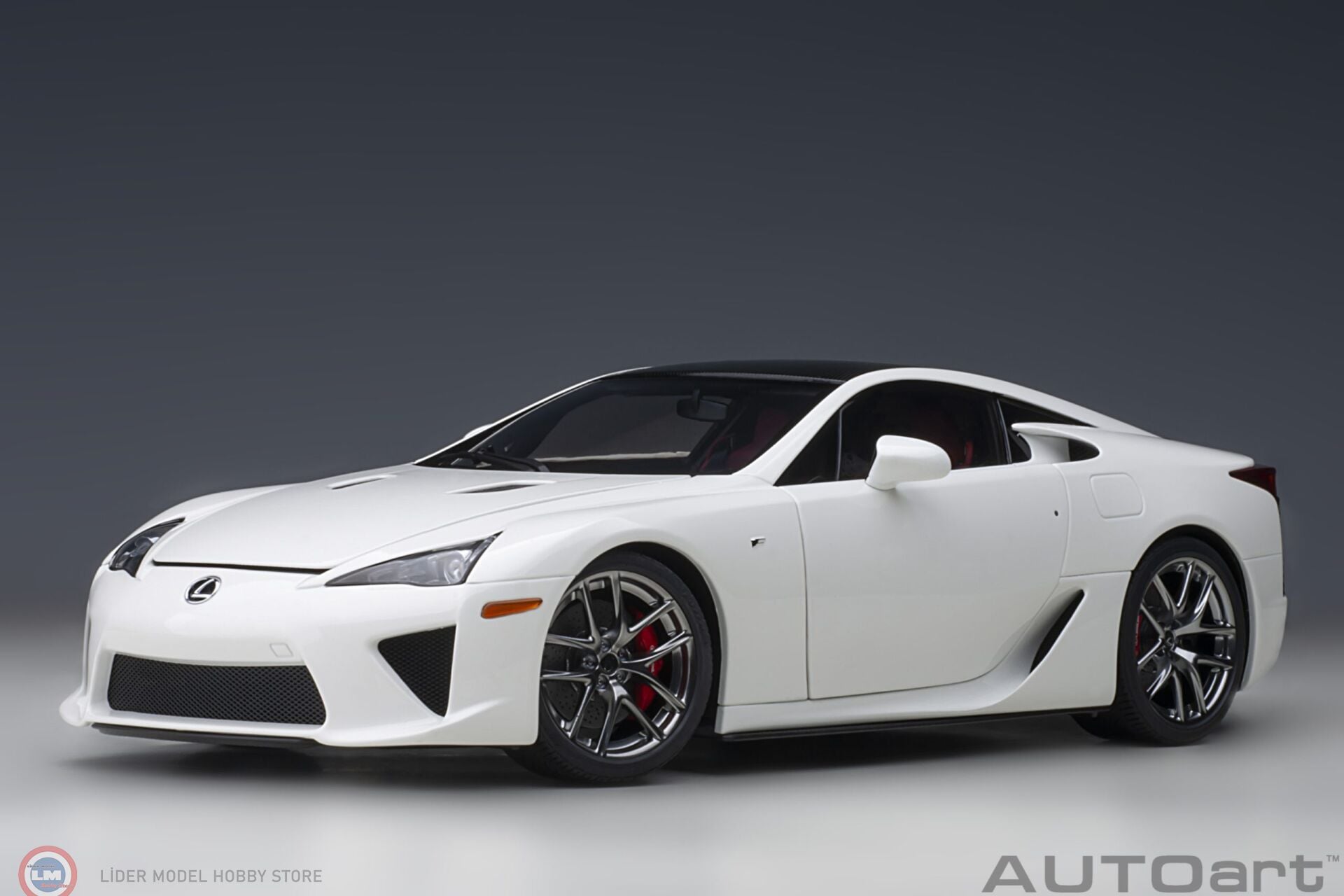 1:18 AUTOART Lexus LFA (Whitest WhiteCarbon)