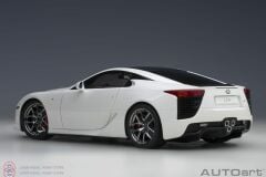 1:18 AUTOART Lexus LFA (Whitest WhiteCarbon)