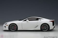 1:18 AUTOART Lexus LFA (Whitest WhiteCarbon)