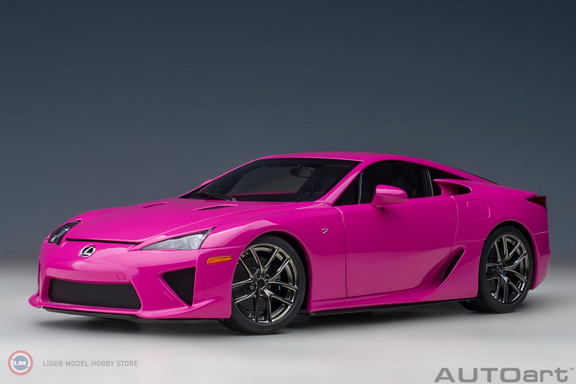 1:18 Autoart 2010 Lexus LFA (Passionate Pink)
