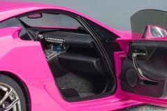 1:18 Autoart 2010 Lexus LFA (Passionate Pink)