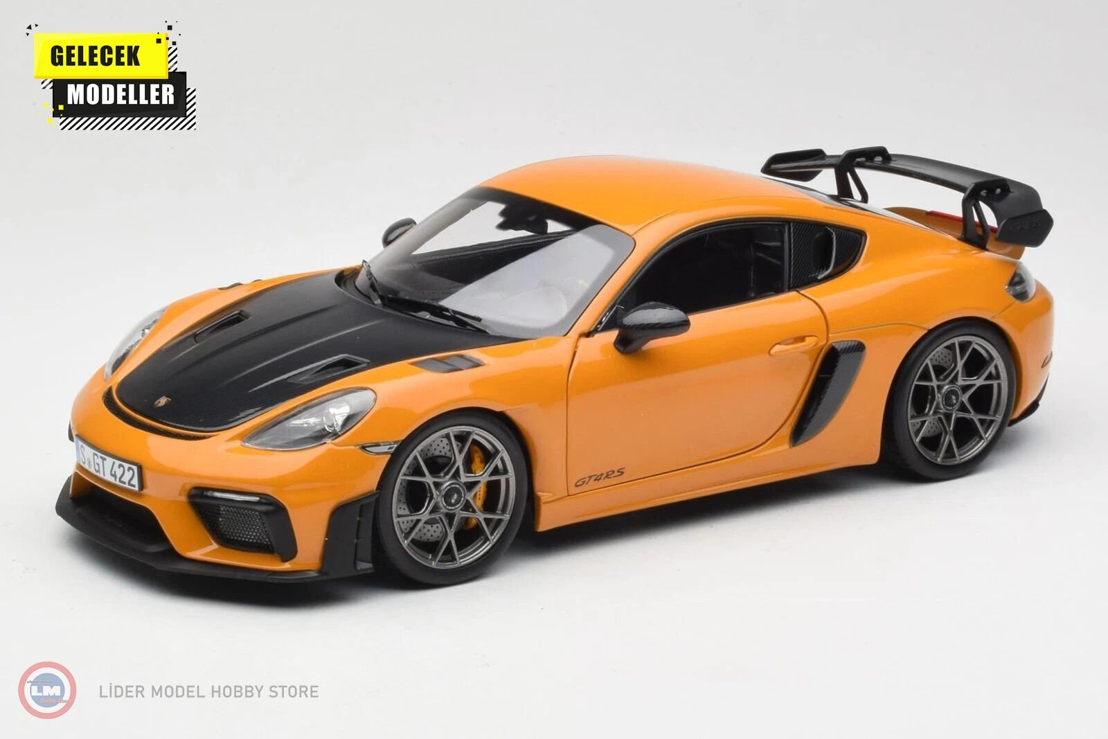 1:18 Norev 2023 Porsche Cayman GT4 RS Weissach Pack