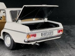 1:18 1968 Mercedes Benz 200 W114 - W115