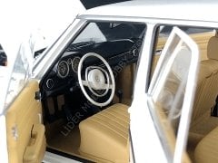 1:18 1968 Mercedes Benz 200 W114 - W115