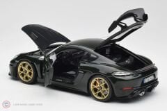 1:18 Norev 2023 Porsche Cayman GT4 RS with Weissachpackage - Brewster