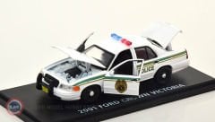 1:43 Greenlight 2001 Ford Crown Victoria