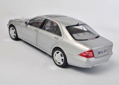 1:18 1999 Mercedes Benz S Class S600 V12 W220