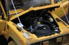 1:18 1993 Land Rover Defender 110 Camel Trophy  Support Unit Sabah Malaysia Dirty Version