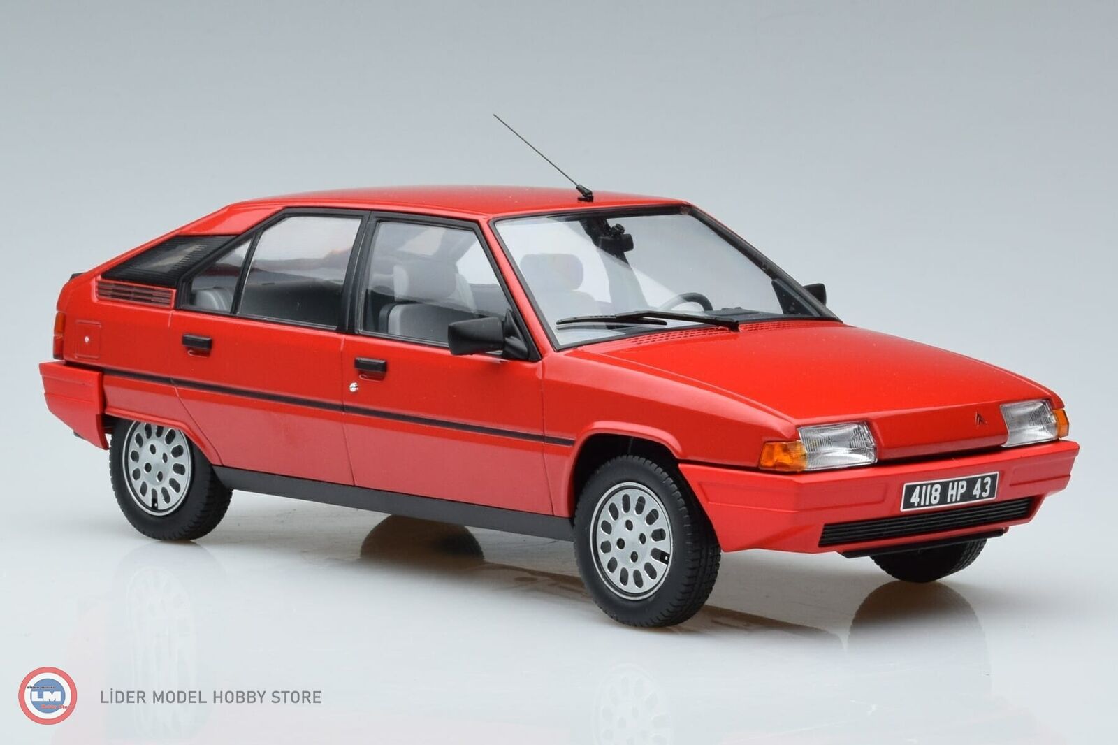 1:18 Norev 1983 Citroen BX 16 TRS
