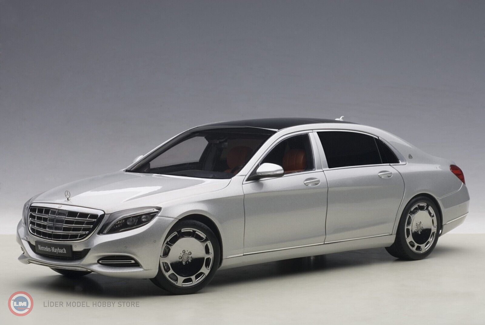 1:18 2016 Mercedes Benz Maybach S Class (S600) SWB