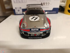 KUSURLU 1:18 Solido 2020 Porsche 911 (993) RWB Rauh #11 Martini Livery