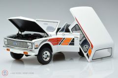 1:18 Acme 1972 Chevrolet K5 Blazer