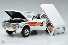 1:18 Acme 1972 Chevrolet K5 Blazer
