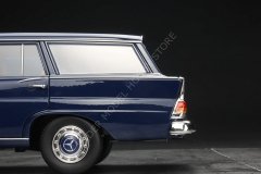 1:18 1966 Mercedes Benz 200 Universal W110