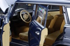1:18 1966 Mercedes Benz 200 Universal W110