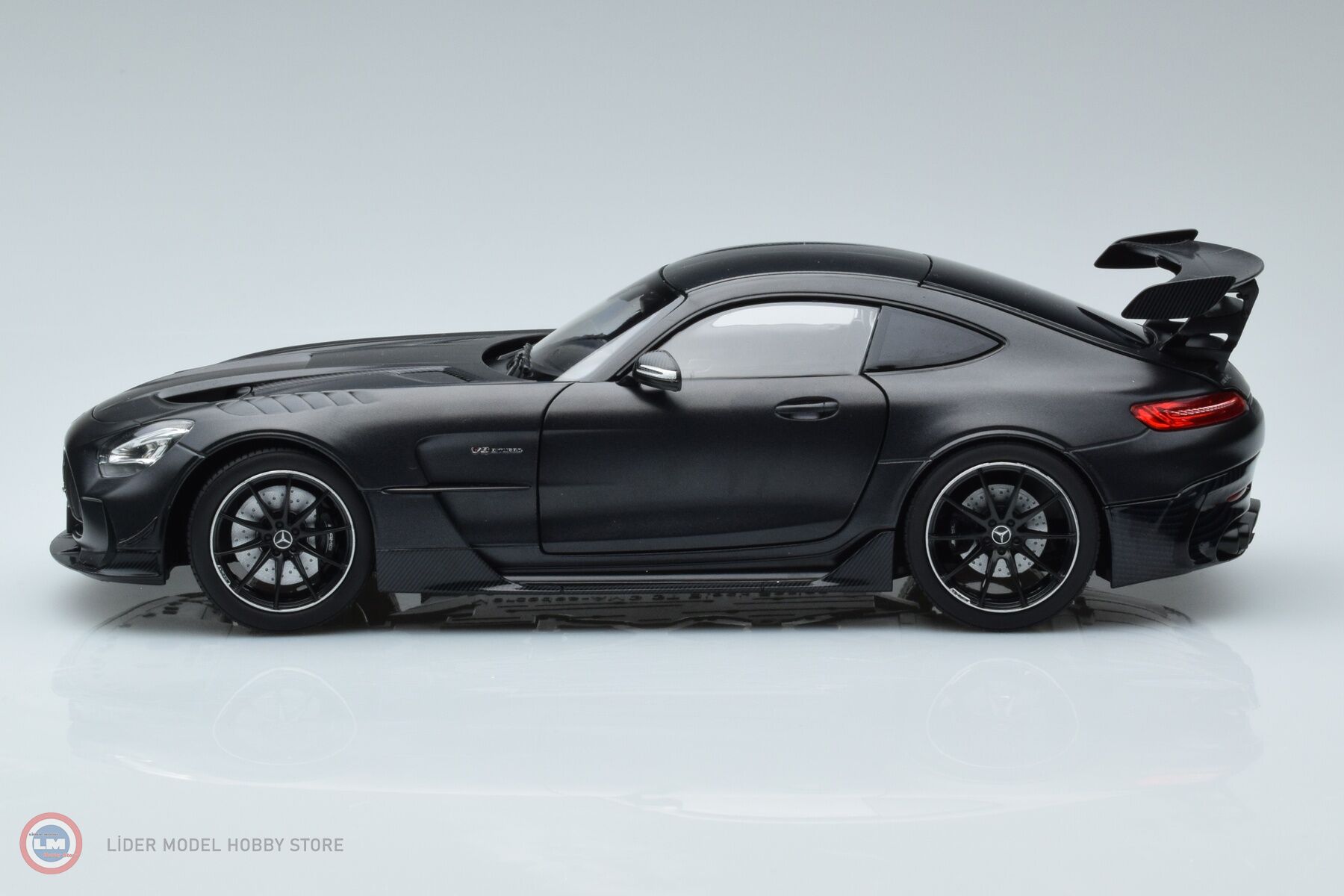 Designo Graphite R230 Norev - 1:18 2021 Mercedes Benz AMG GT Designo Graphite Grey Magno - 8. ...