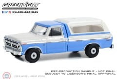1:64 Greenlight 1975 Ford F100 Ranger XLT with Camper Shell Wind Blue and Wimbledon White)